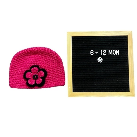 𝅺INFANTS Crochet Toque Hot pink with Flower detail - Picture 2 of 4
